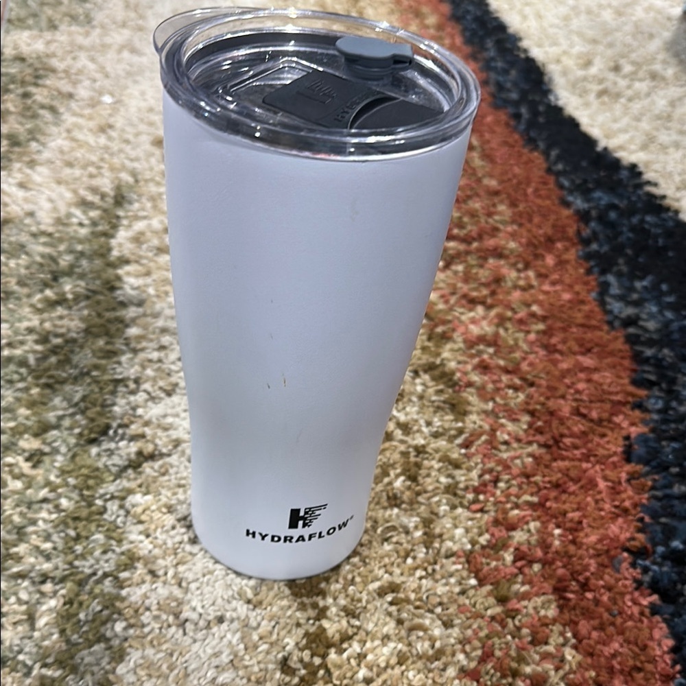 Hydraflow White Vacuum-Insulated Tumbler 20 ounces for Travel or On the Go